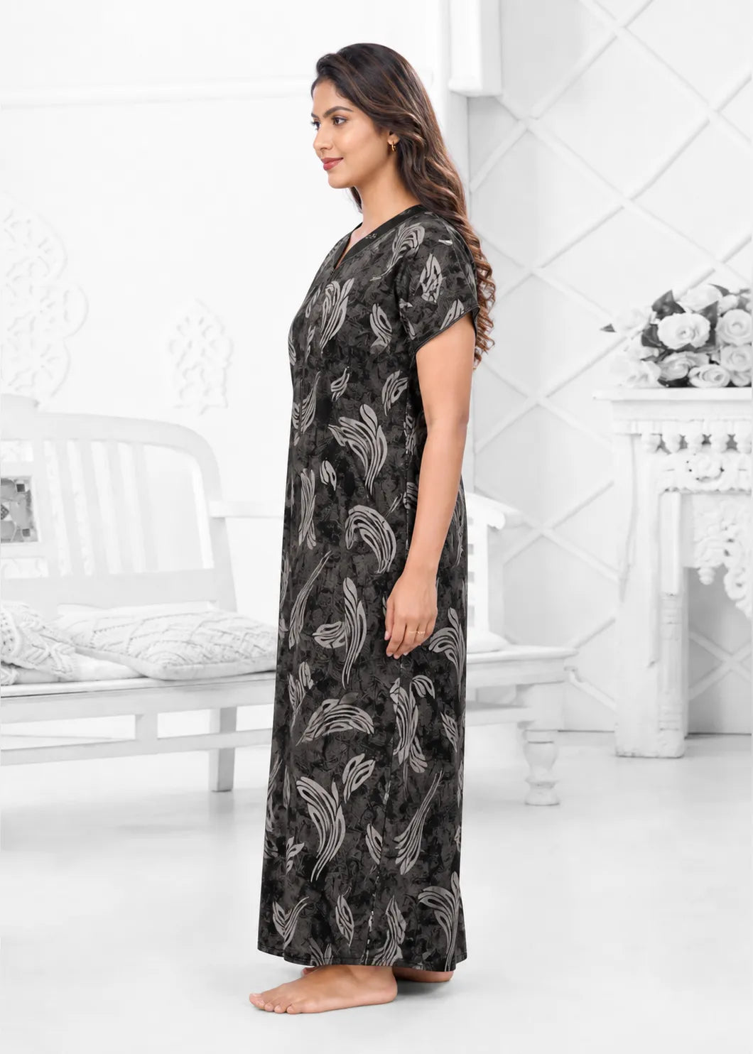 Black Abstract Leaf Alpine Nightgown
